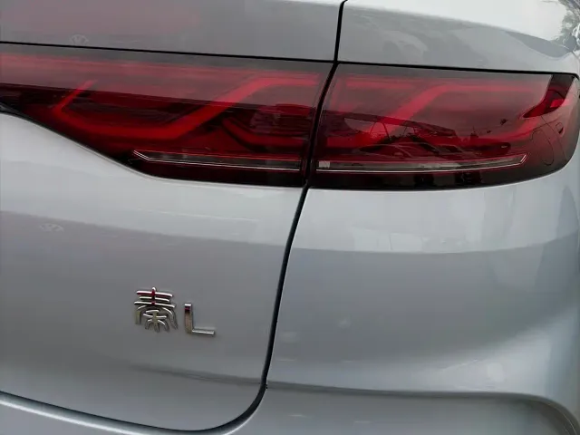 BYD Qin L — Фото автомобиля 8