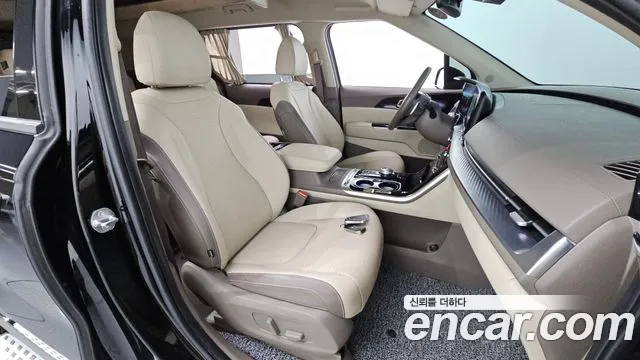 Kia Carnival Generation 4 — Фото автомобиля 16