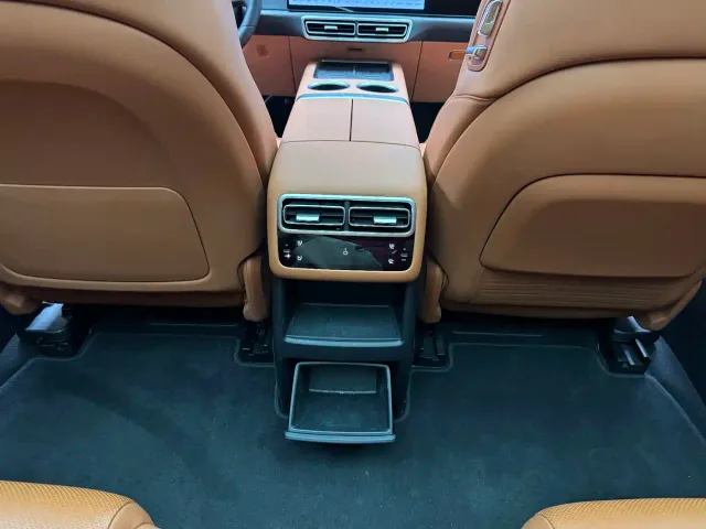 Li Auto L7 — Фото автомобиля 10