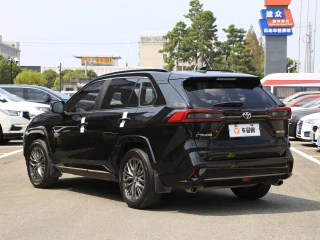 Toyota Wildlander — Фото автомобиля 19
