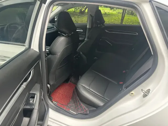 Geely Emgrand — Фото автомобиля 8