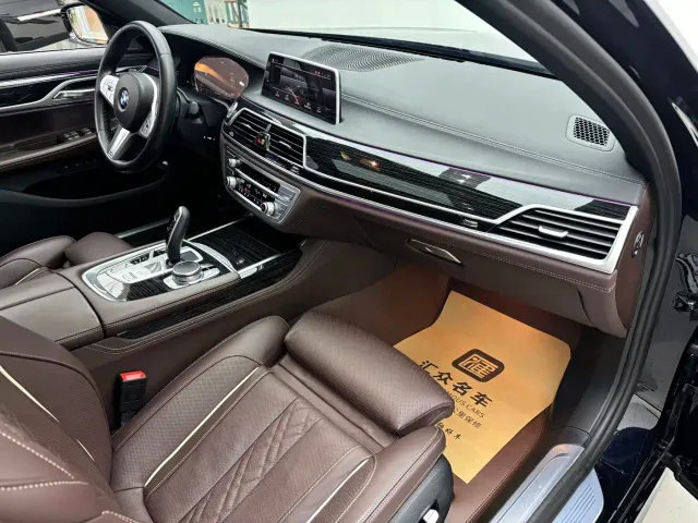 BMW 7 Series — Фото автомобиля 13