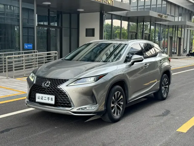 Фотография автомобиля — Lexus RX