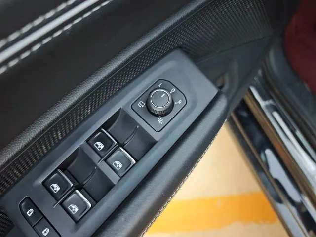 Volkswagen Passat — Фото автомобиля 12