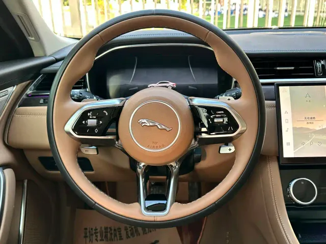 Jaguar XFL — Фото автомобиля 14