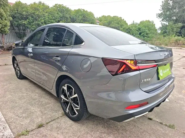 Roewe i5 — Фото автомобиля 4