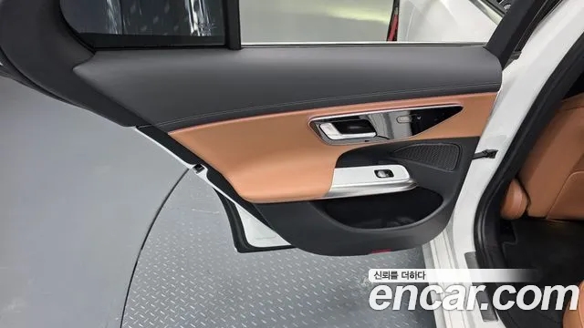 Mercedes-Benz E-Class — Фото автомобиля 20
