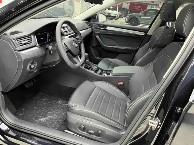Skoda Superb — Фото автомобиля 17