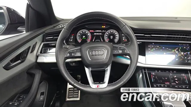 Audi Q8 55 TFSI quattro Premium — Фото автомобиля 11