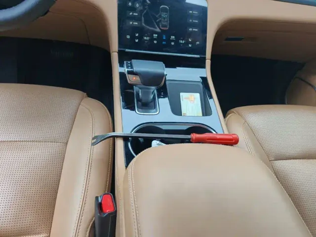 Li Auto ONE — Фото автомобиля 13