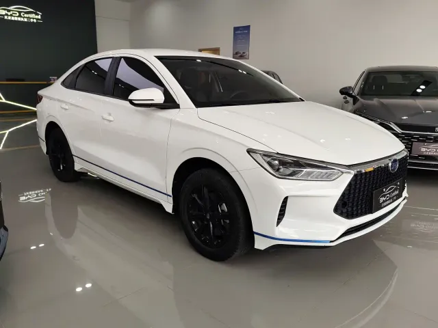 BYD e3 — Фото автомобиля 3