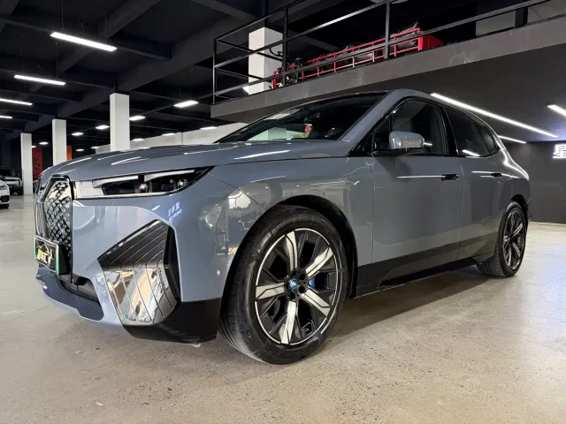 Фотография автомобиля — BMW iX