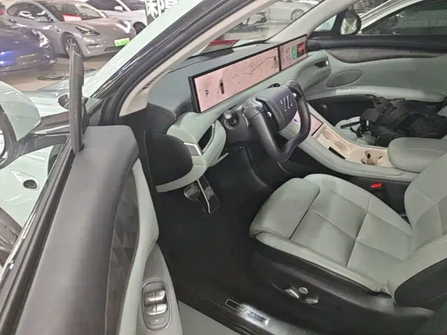 IM Motors LS6 — Фото автомобиля 15