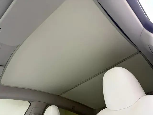 Tesla Model Y — Фото автомобиля 12