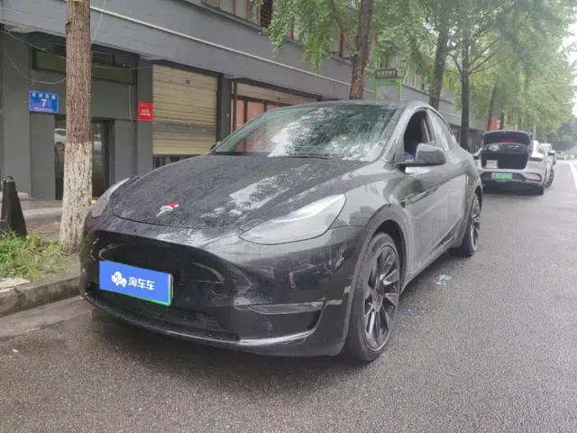 Фотография автомобиля — Tesla Model Y