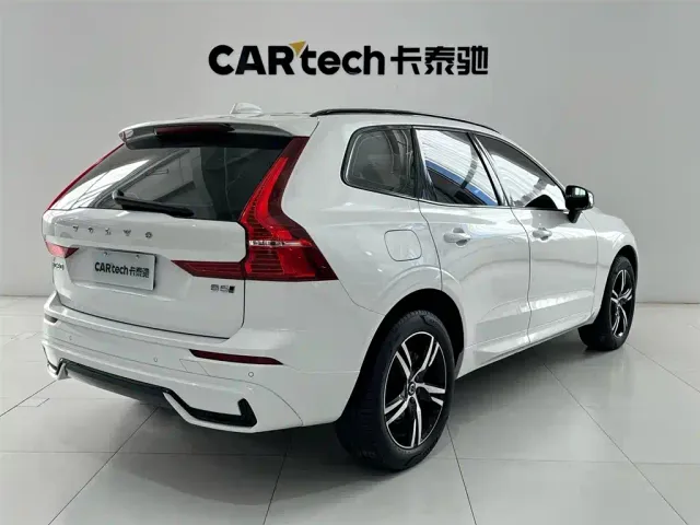 Volvo XC60 — Фото автомобиля 12