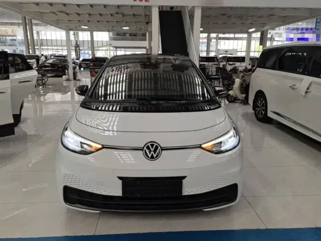 Volkswagen ID.3 — Фото автомобиля 2