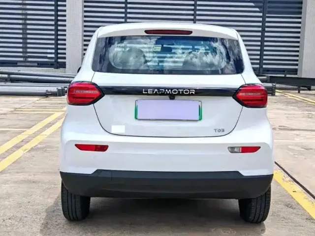 Leapmotor T03 — Фото автомобиля 5