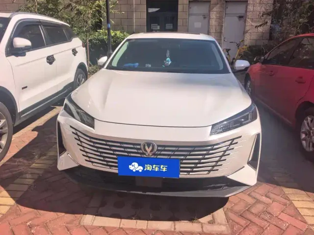 Changan Eado — Фото автомобиля 2