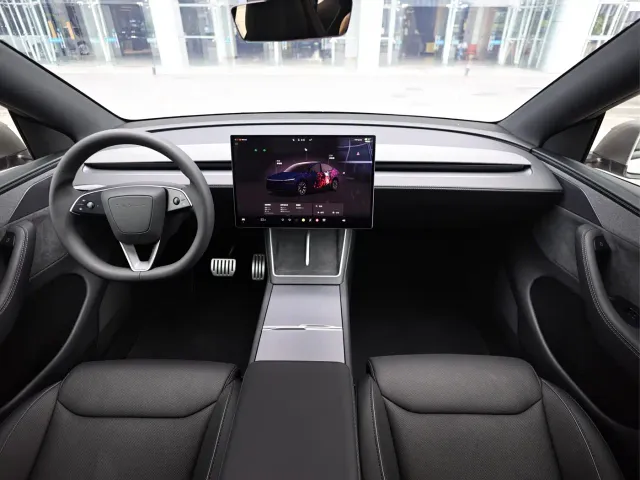 Tesla Model Y L — Фото автомобиля 10