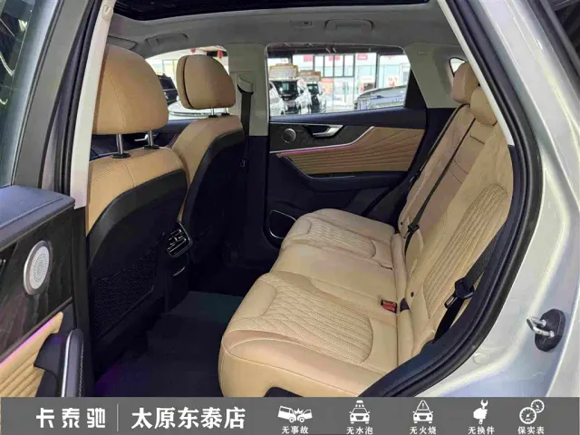 Hongqi HS5 — Фото автомобиля 24