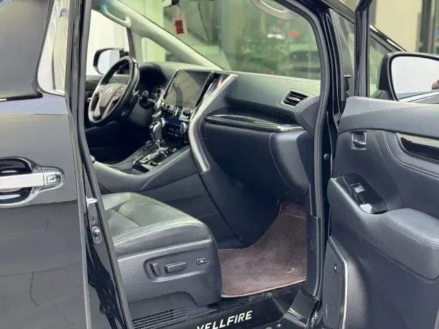Toyota Vellfire — Фото автомобиля 7