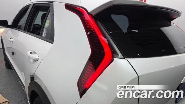 Kia Niro — Фото автомобиля 8