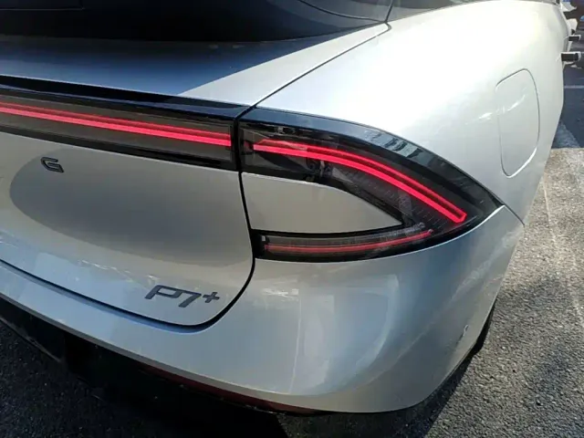 Xpeng P7+ — Фото автомобиля 7