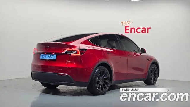 Tesla Model Y — Фото автомобиля 2
