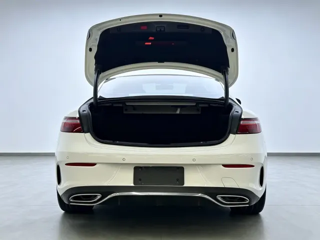 Mercedes-Benz E-Class — Фото автомобиля 11