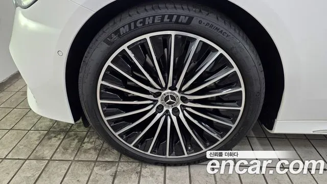 Mercedes-Benz E-Class — Фото автомобиля 5