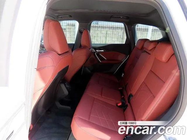 BMW iX1 U11 — Фото автомобиля 11