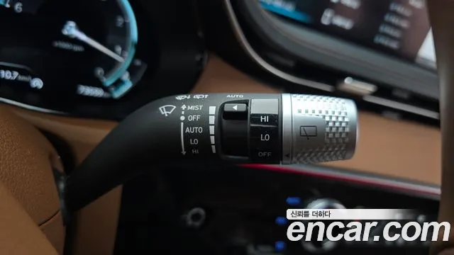 Genesis GV70 — Фото автомобиля 17
