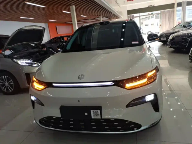 Leapmotor C11 — Фото автомобиля 2