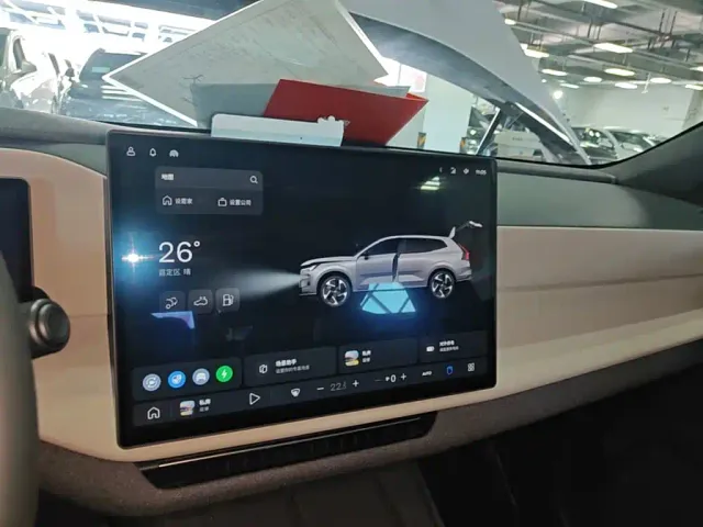 Volvo XC70 Plug-in Hybrid — Фото автомобиля 12