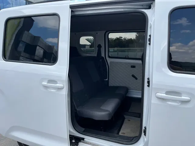 Wuling Zhiguang NEV — Фото автомобиля 18
