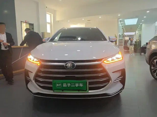 BYD Tang — Фото автомобиля 2