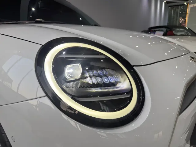 MINI Cooper — Фото автомобиля 4