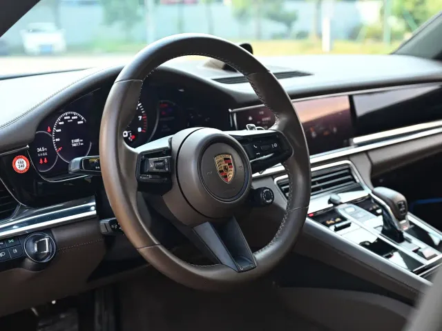 Porsche Panamera — Фото автомобиля 9