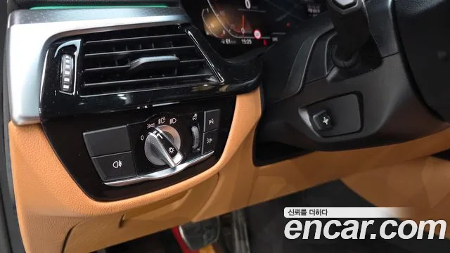 BMW 5 Series G30 — Фото автомобиля 30