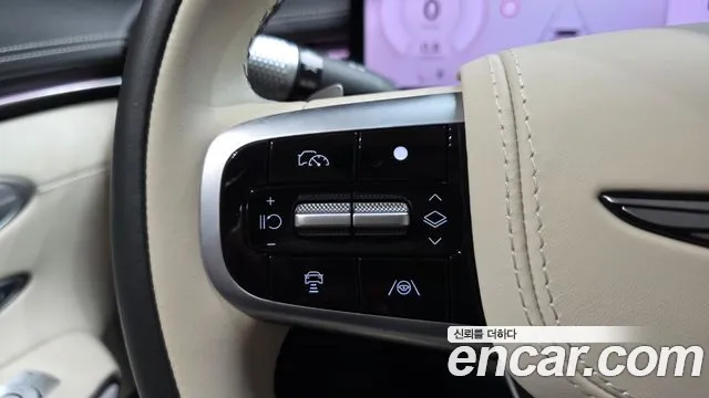 Genesis GV70 — Фото автомобиля 24