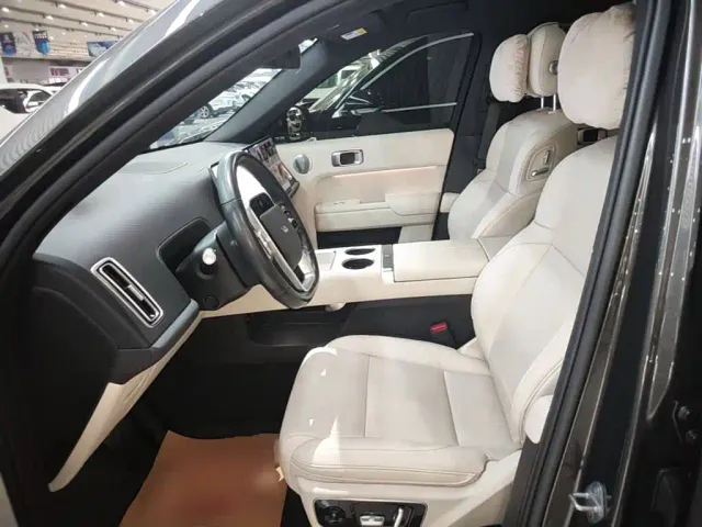 Li Auto L7 — Фото автомобиля 14