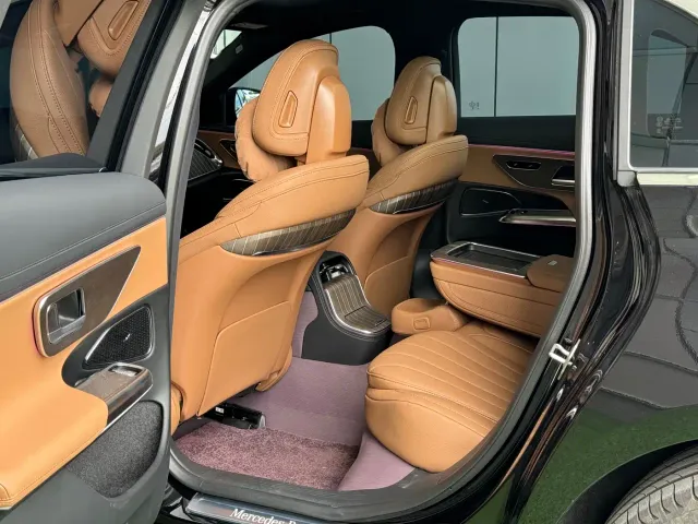 Mercedes-Benz E-Class — Фото автомобиля 12