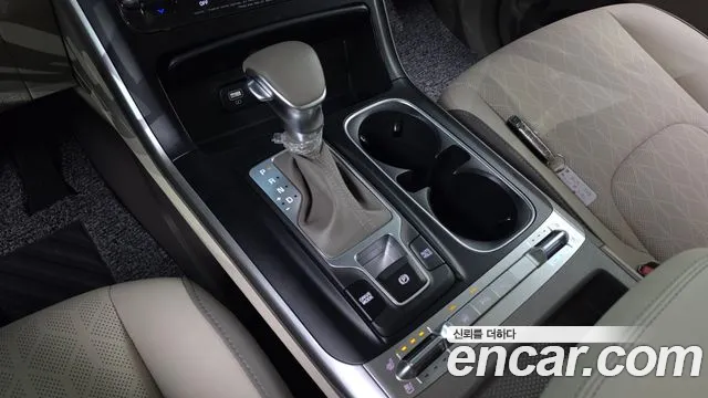 Kia Canival Carnival 4 поколение Бензин 11 мест Prestige — Фото автомобиля 9