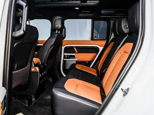 Land Rover Defender — Фото автомобиля 9