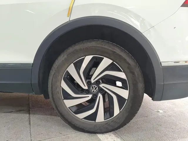 Volkswagen Tiguan L — Фото автомобиля 16