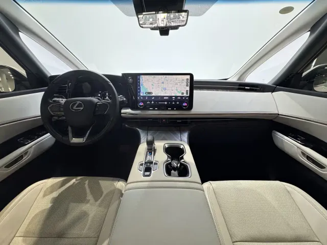 Lexus LM — Фото автомобиля 15
