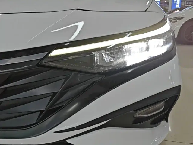 Hyundai Elantra — Фото автомобиля 23