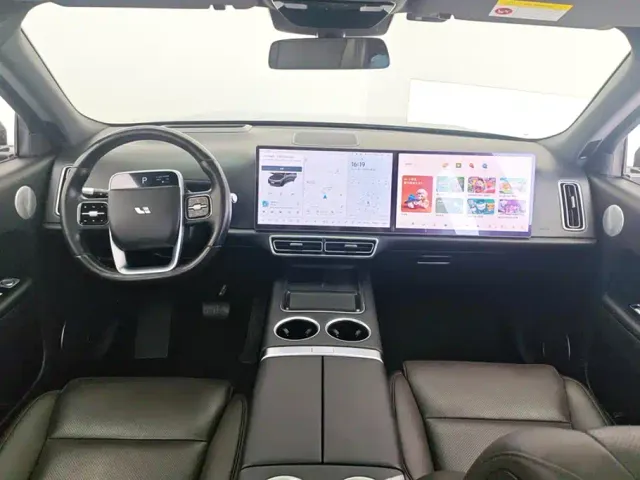 Li Auto L8 — Фото автомобиля 12
