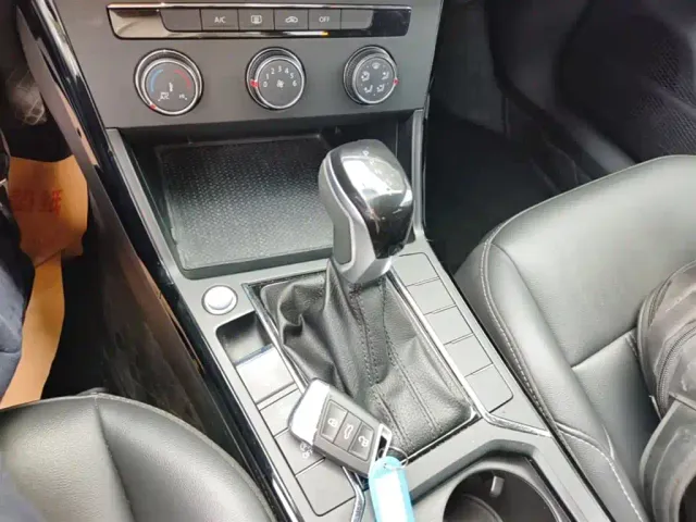 Volkswagen Passat — Фото автомобиля 13